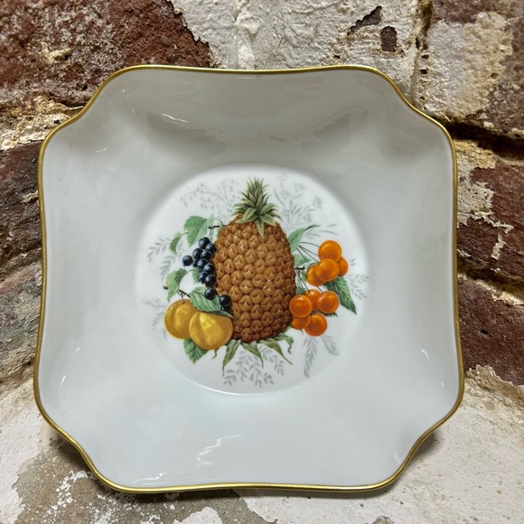 Vintage French Fruit Bowl by Chamart, Limogues France measures 7.5 x 7.5 x 2 in. - Picture 10 of 10
